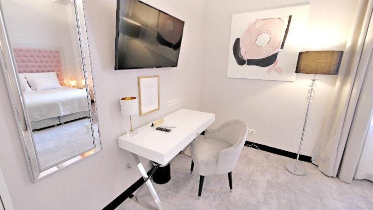 DOUBLE STANDARD Room