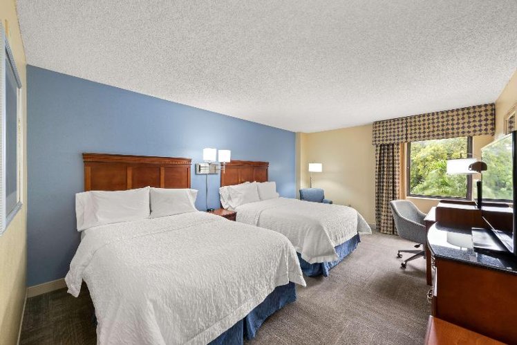 DOUBLE TWO DOUBLE BEDS Room