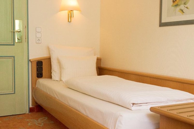 SINGLE ECONOMY Room