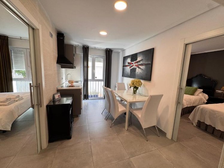 APARTMENT TWO BEDROOMS ONE BATHROOM Room
