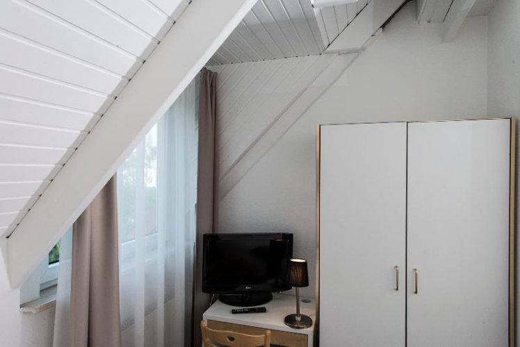 TRIPLE STANDARD Room