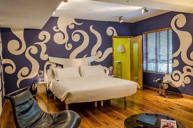 SUITE DELUXE KING BED Room