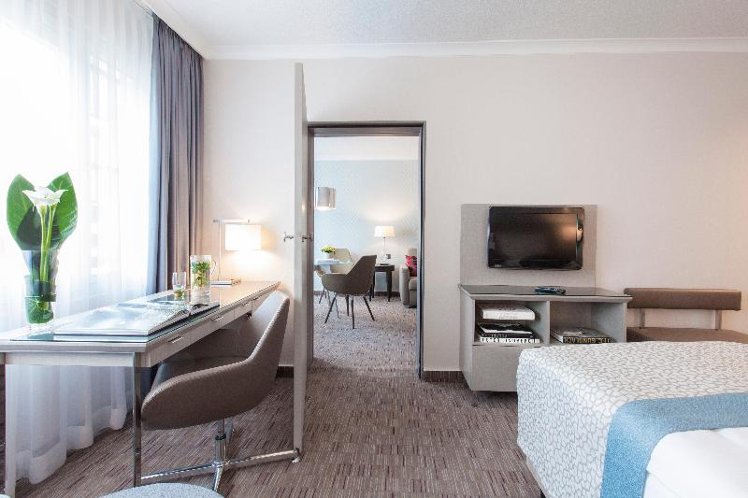 SUITE ONE BED Room