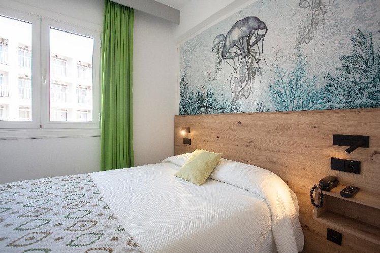SINGLE STANDARD Room