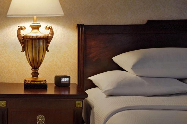 DOUBLE QUEEN SIZE BED Room