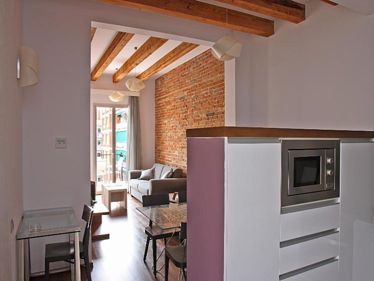 APARTMENT CAPACITY 5 THREE BEDROOM Room
