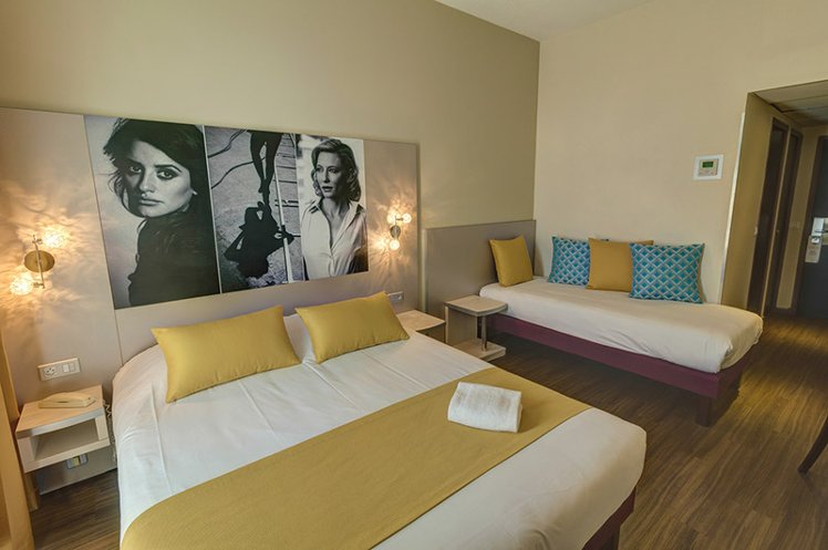 TRIPLE STANDARD Room