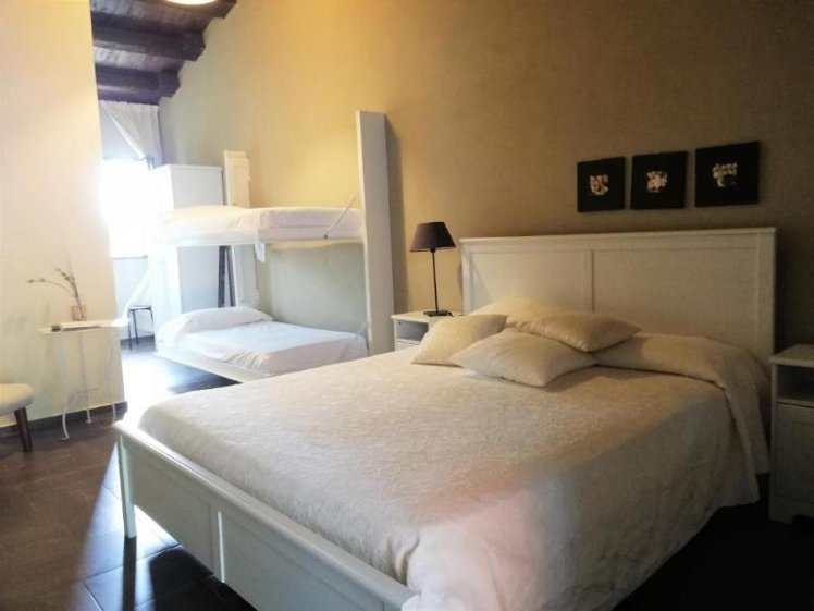 QUADRUPLE STANDARD Room