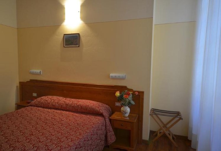 SINGLE STANDARD Room