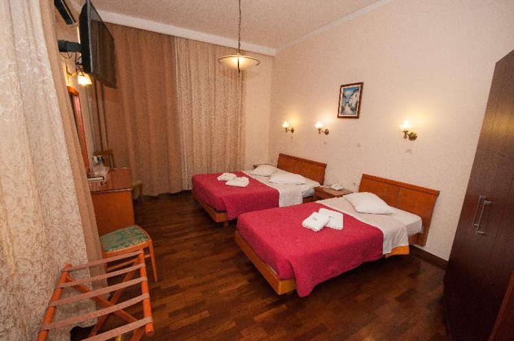 TRIPLE STANDARD Room