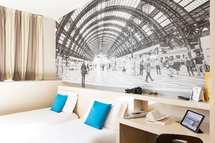DOUBLE STANDARD Room