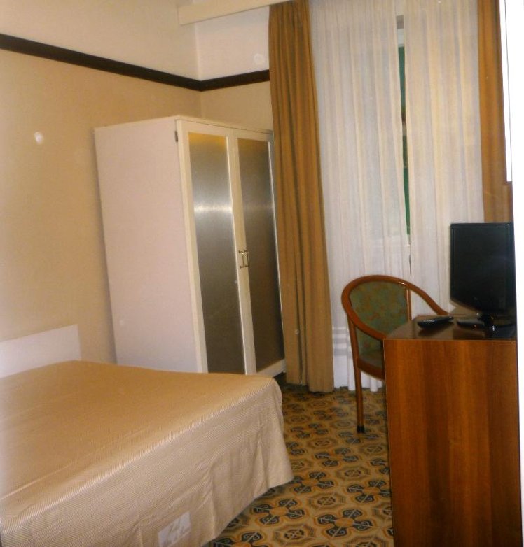 SINGLE STANDARD Room