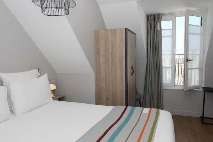 SINGLE STANDARD Room