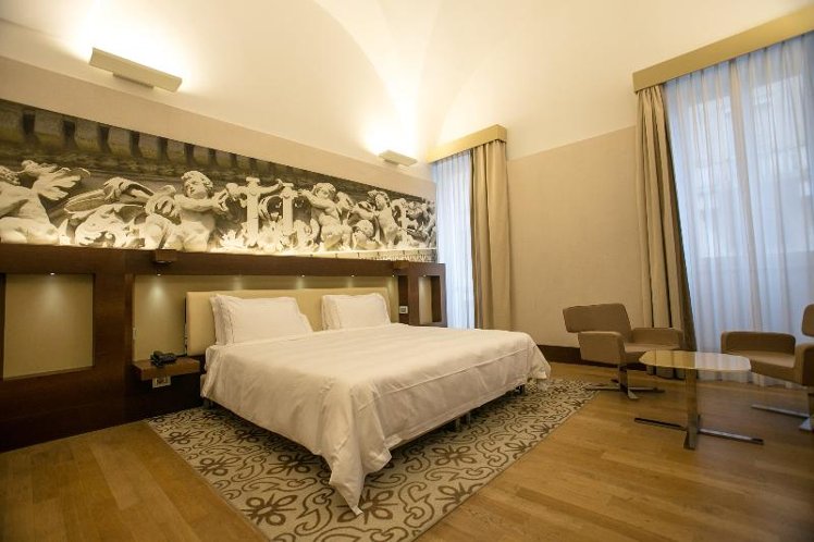 JUNIOR SUITE KING SIZE BED Room