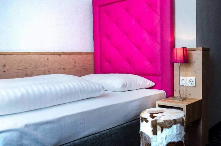 SINGLE STANDARD Room