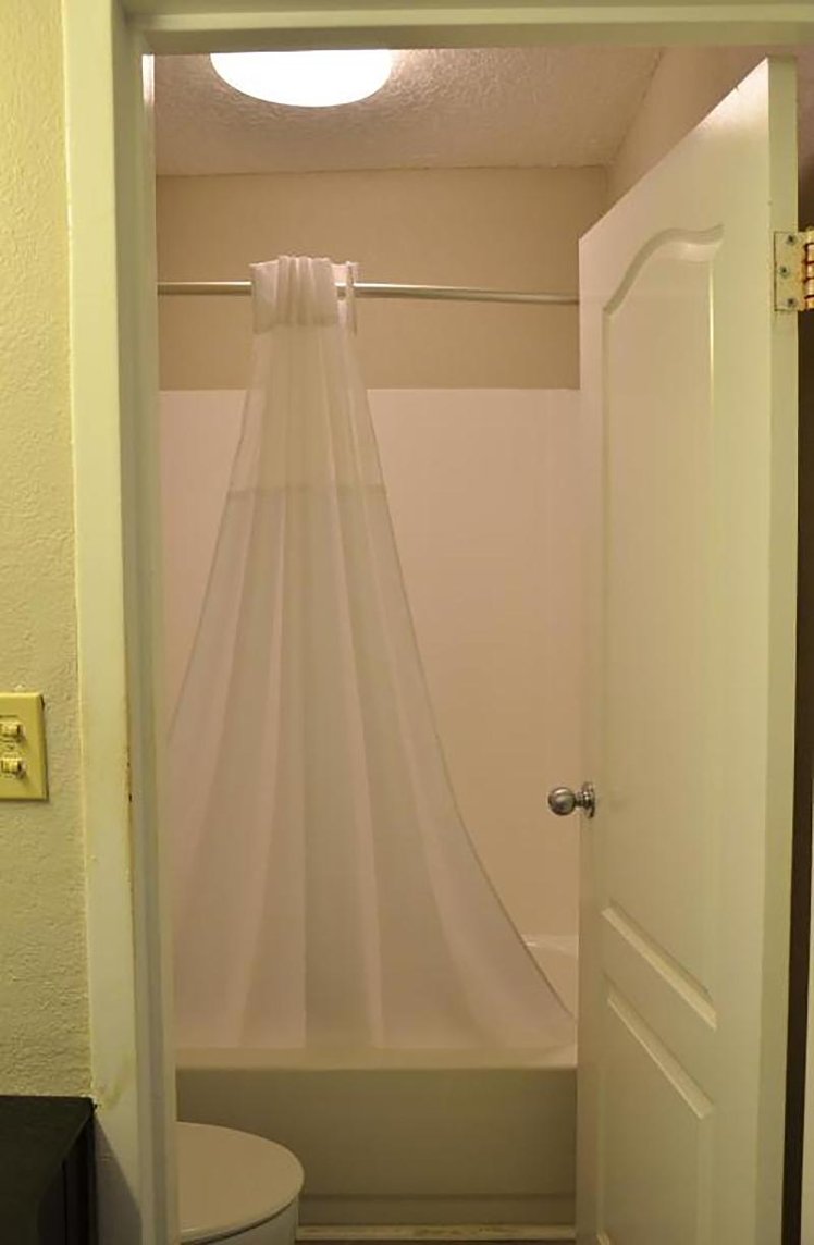 DOUBLE QUEEN SIZE BED Room