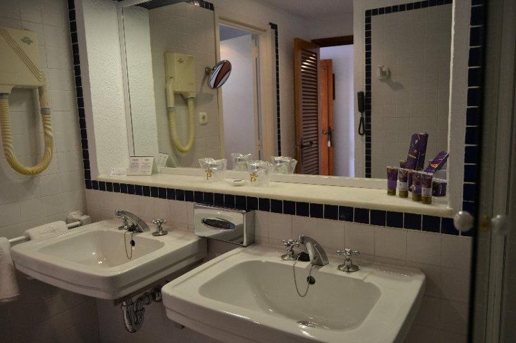 DOUBLE STANDARD Room