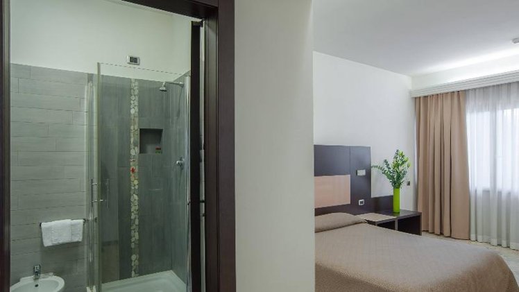 SINGLE STANDARD Room