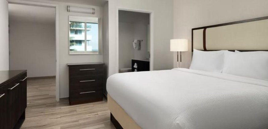 SUITE PARTIAL OCEAN VIEW ONE BEDROOM Room