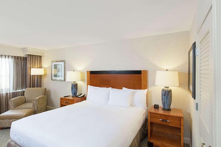 DOUBLE KING SIZE BED Room