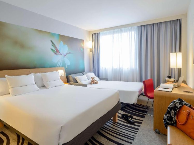 DOUBLE EXECUTIVE KING BED Room