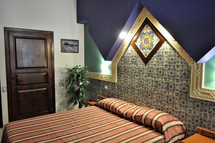 TRIPLE STANDARD Room