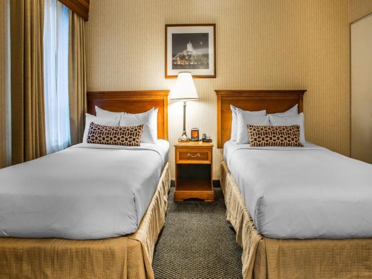 Inn of Chicago Magnificent Mile