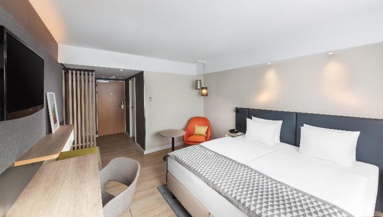 DOUBLE KING SIZE BED Room