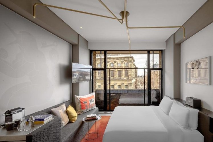 DOUBLE KING SIZE BED Room