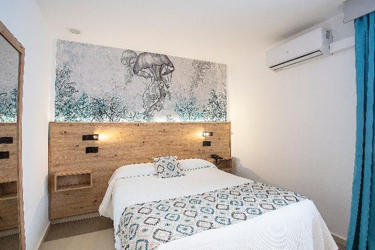 SINGLE STANDARD Room