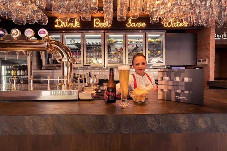 Bar