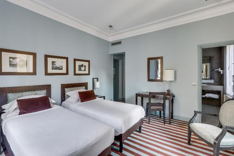 Double or Twin DELUXE Room