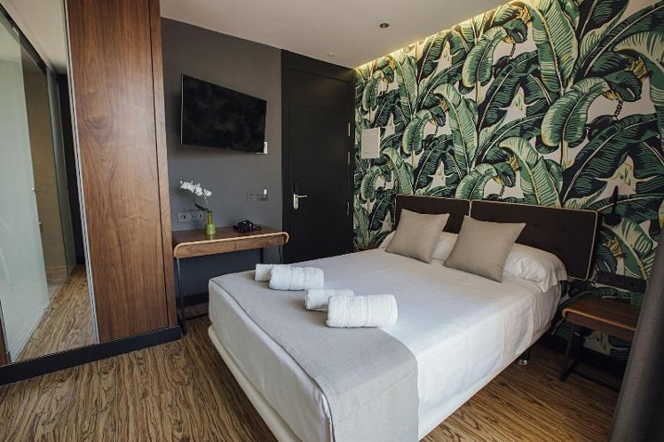SINGLE WITH BALCONY Room