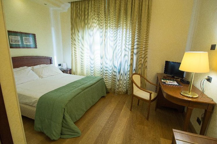 DOUBLE ECONOMY Room