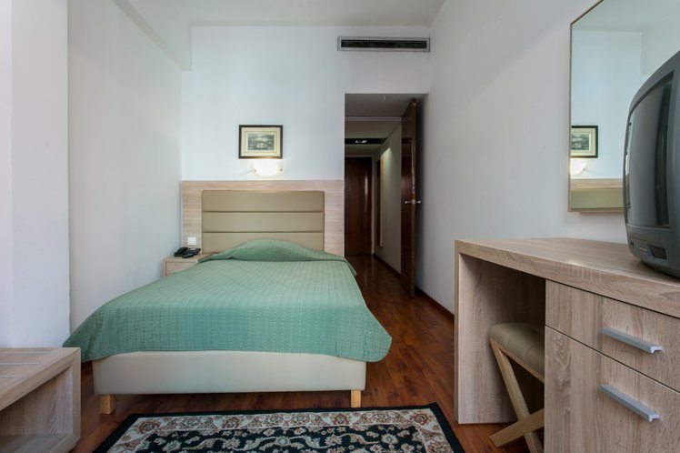 SINGLE STANDARD Room