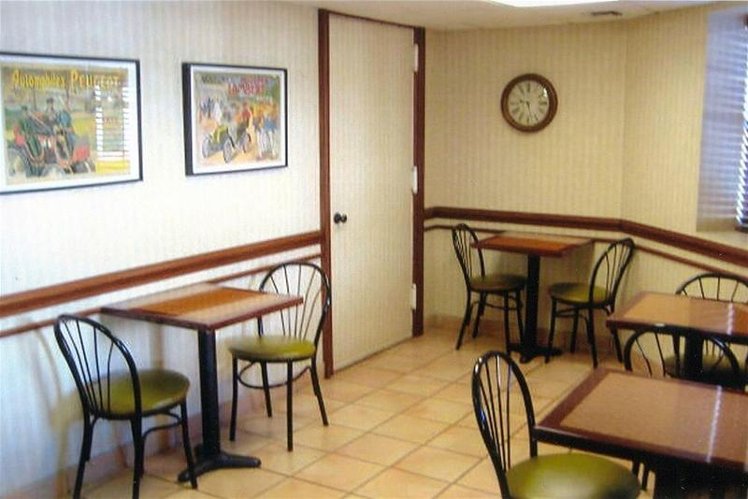 Whitman Motor Lodge
