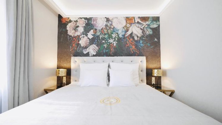 DOUBLE STANDARD Room