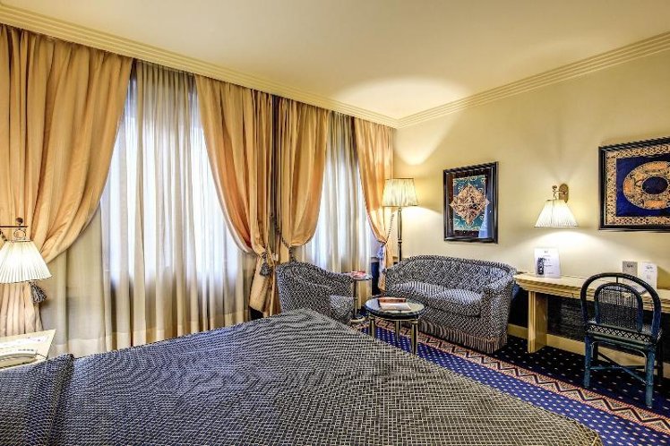 DOUBLE ONE BED Room
