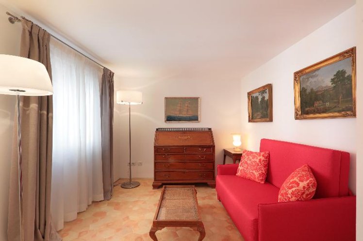 JUNIOR SUITE STANDARD Room