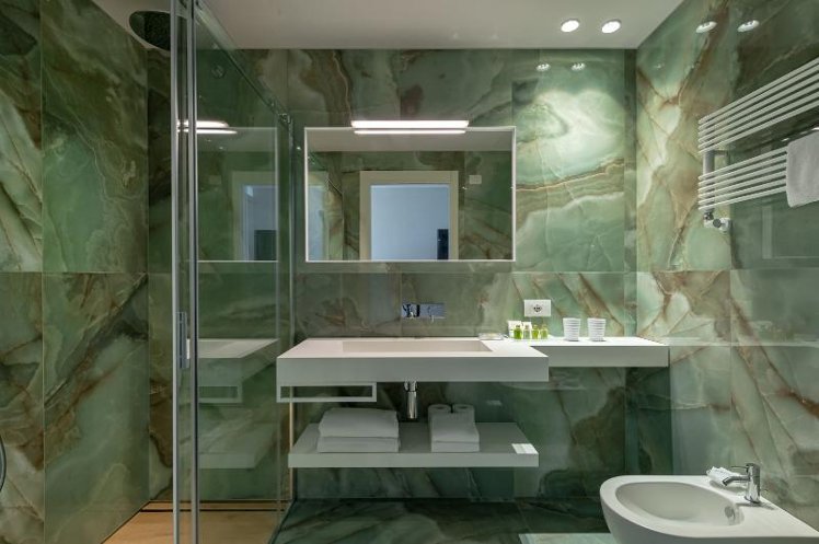 DOUBLE SUPERIOR LAKE VIEW Room