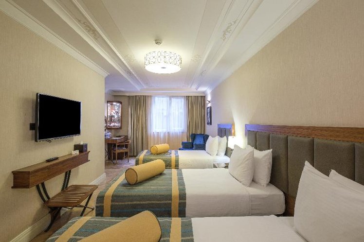 QUADRUPLE DELUXE Room