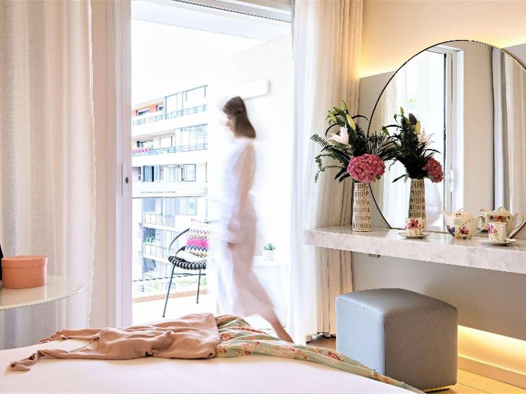 TWIN DELUXE WITH BALCONY Room