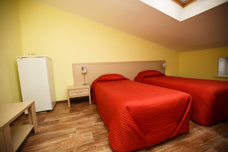 TWIN ECONOMY Room
