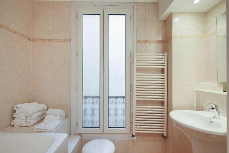 TRIPLE STANDARD Room