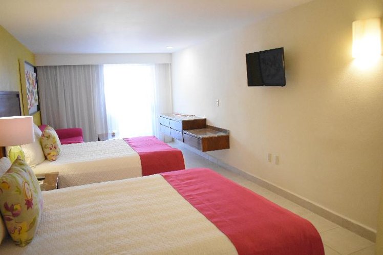 TRIPLE STANDARD Room