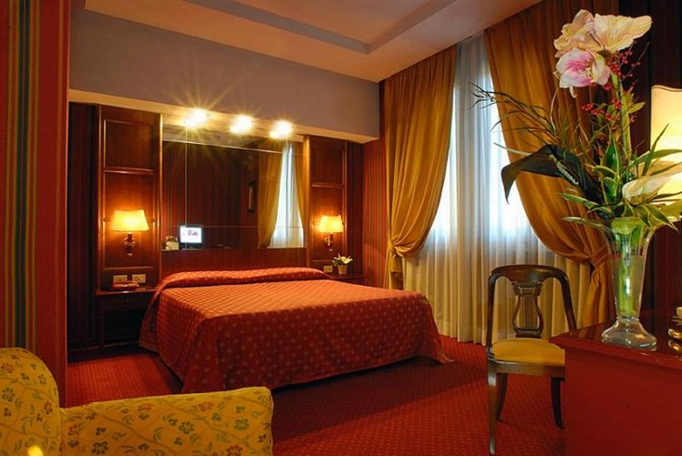 TRIPLE SUPERIOR Room