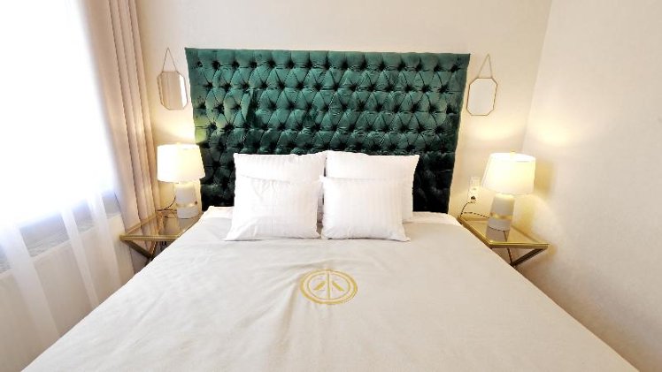 DOUBLE STANDARD Room