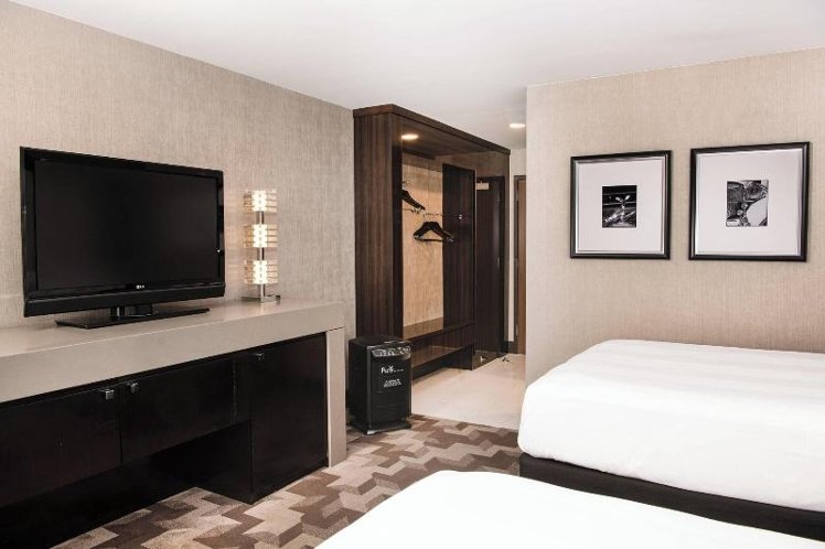 DOUBLE TWO DOUBLE BEDS Room