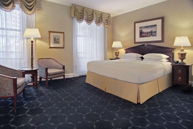 DOUBLE DELUXE KING BED Room