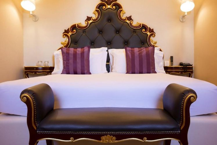 JUNIOR SUITE STANDARD Room